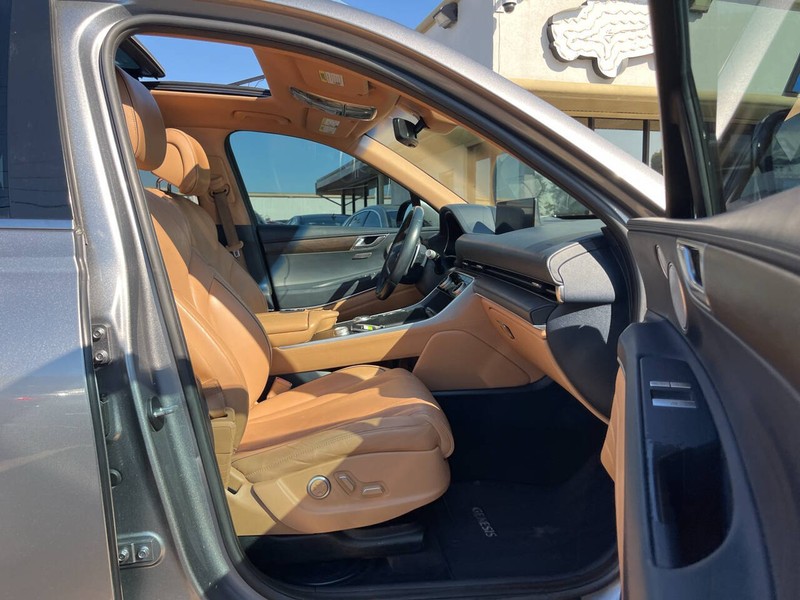 Genesis GV80 Vehicle Image 13