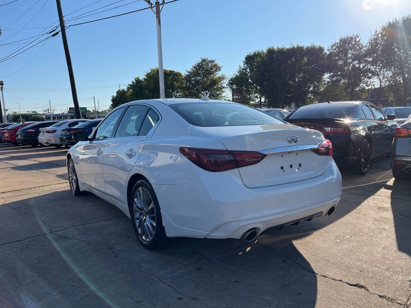 INFINITI Q50 Vehicle Image 03