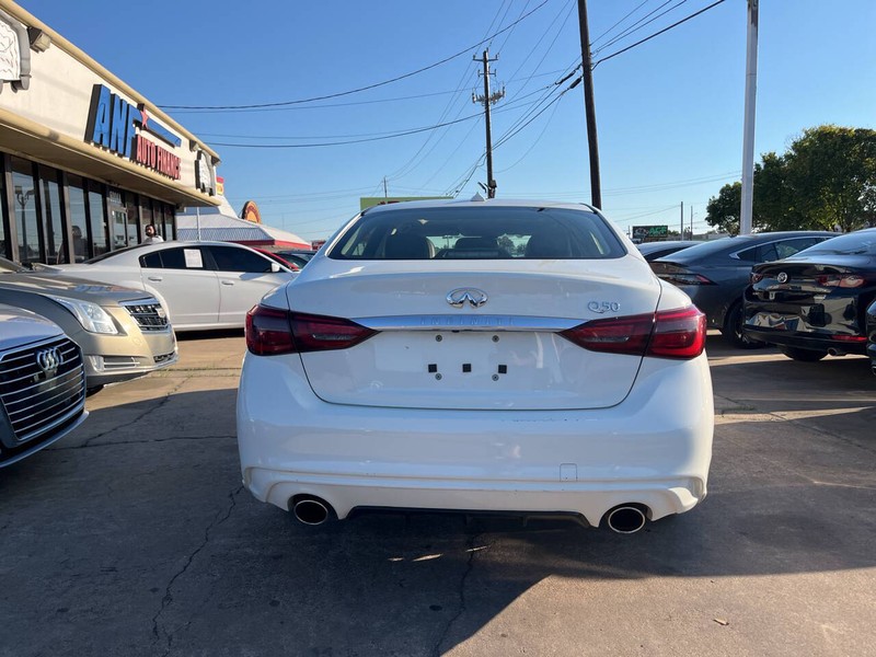 INFINITI Q50 Vehicle Image 04