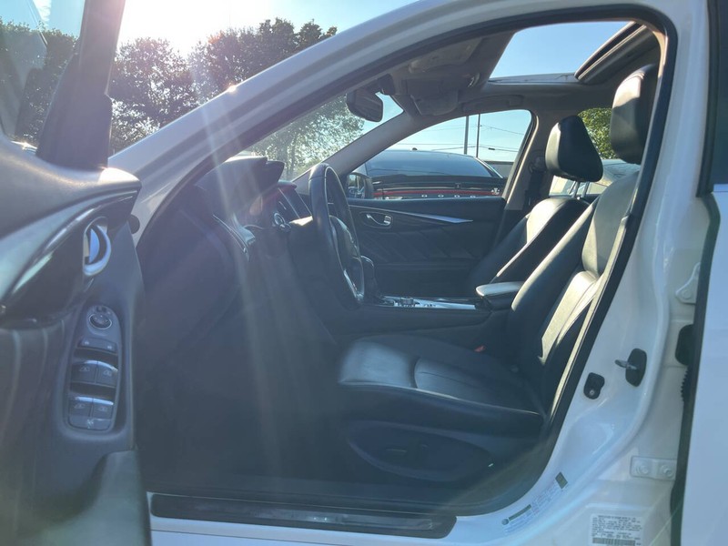 INFINITI Q50 Vehicle Image 07