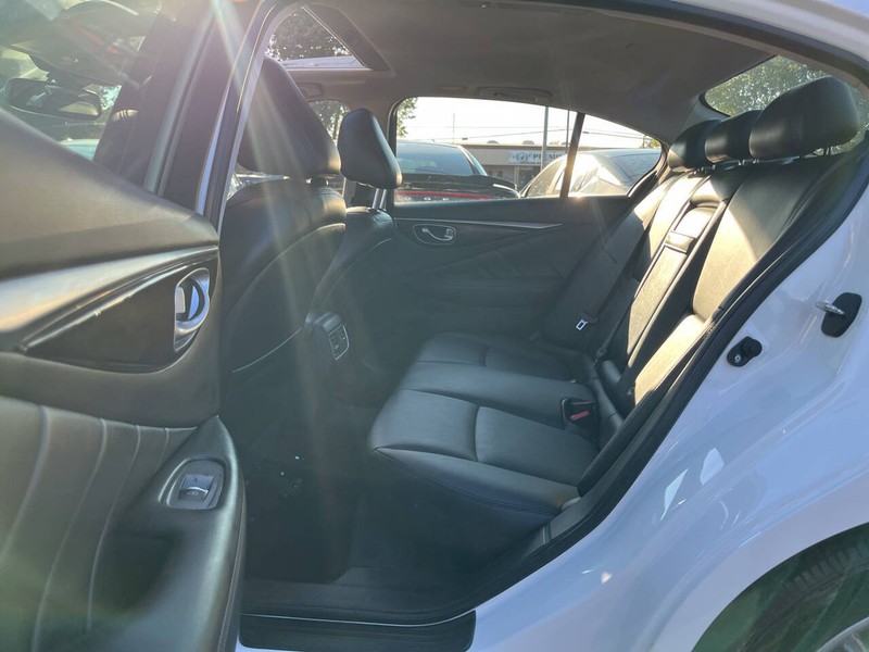 INFINITI Q50 Vehicle Image 08