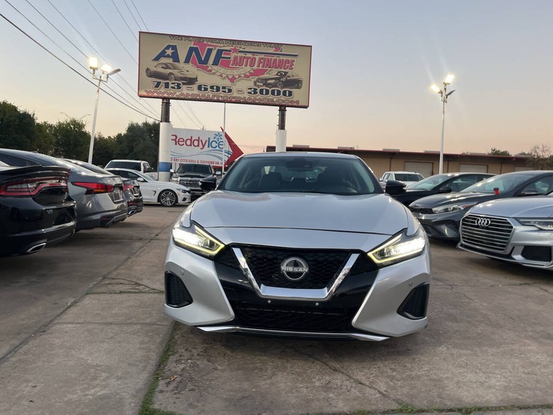 Nissan Maxima Vehicle Image 02