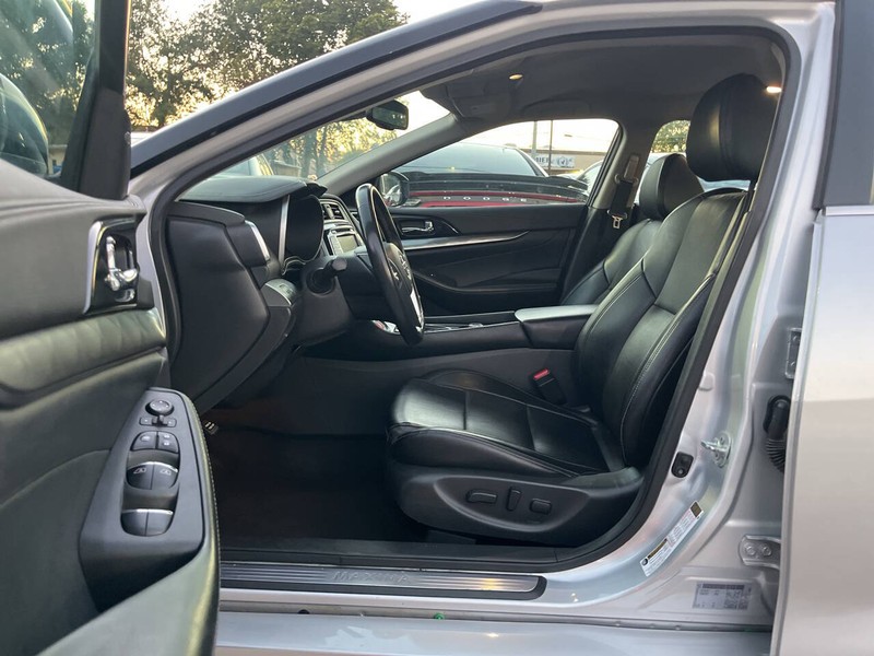 Nissan Maxima Vehicle Image 07
