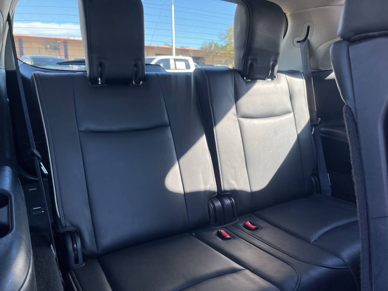 INFINITI QX60 Vehicle Image 12