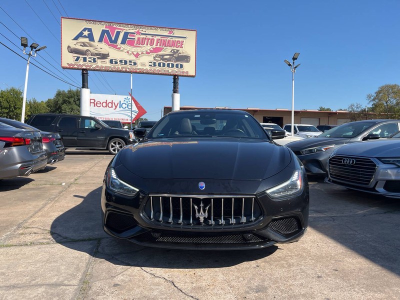 Maserati Ghibli Vehicle Image 02