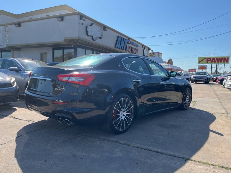 Maserati Ghibli Vehicle Image 05