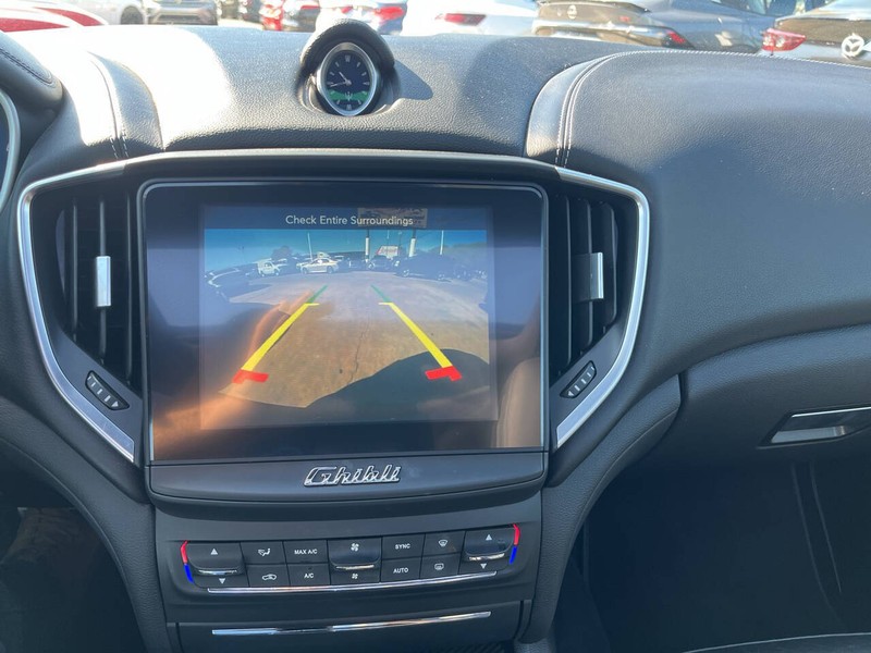 Maserati Ghibli Vehicle Image 11