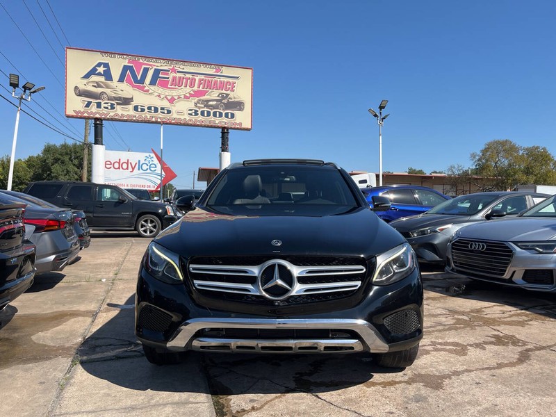 Mercedes-Benz GLC Vehicle Image 02