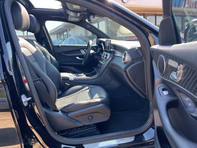 Mercedes-Benz GLC Vehicle Image 11