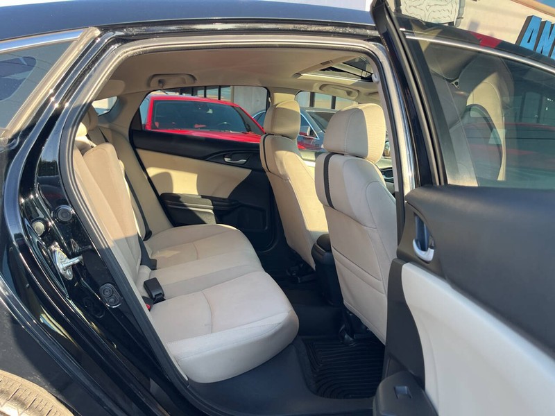 Honda Civic Sedan Vehicle Image 10