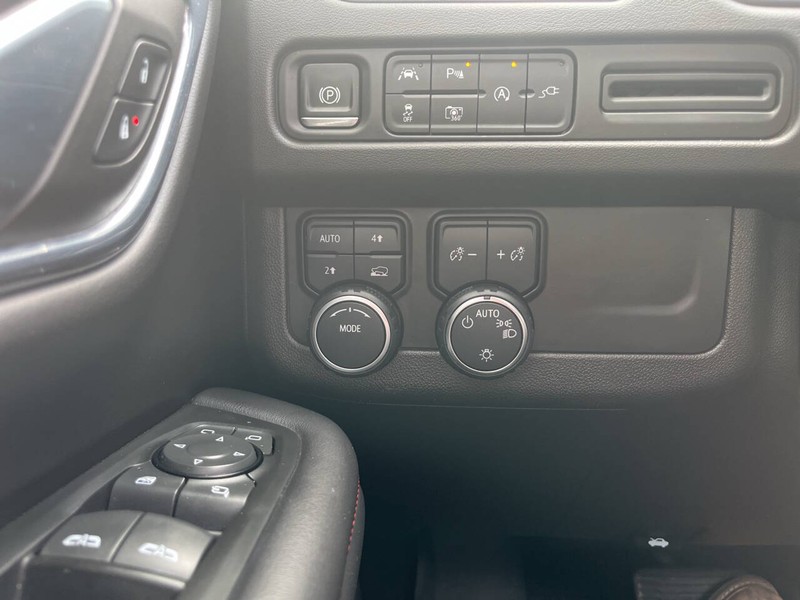 Chevrolet Tahoe Vehicle Image 18