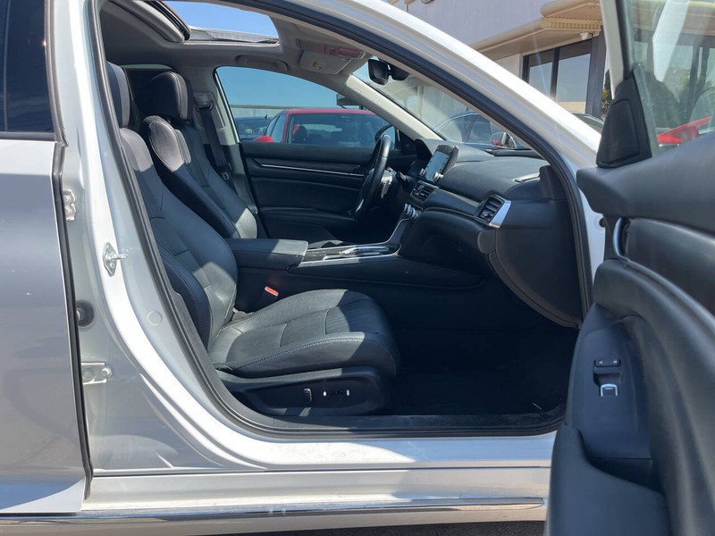 Honda Accord Sedan Vehicle Image 11