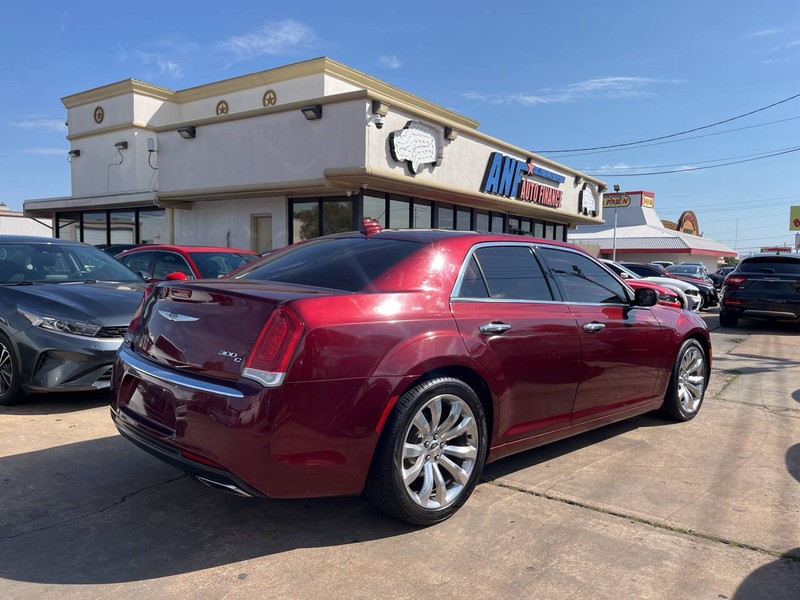 Chrysler 300 Vehicle Image 04