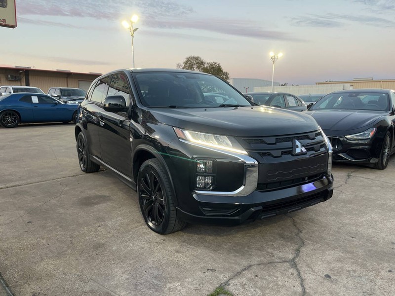 Mitsubishi Outlander Sport Vehicle Image 06