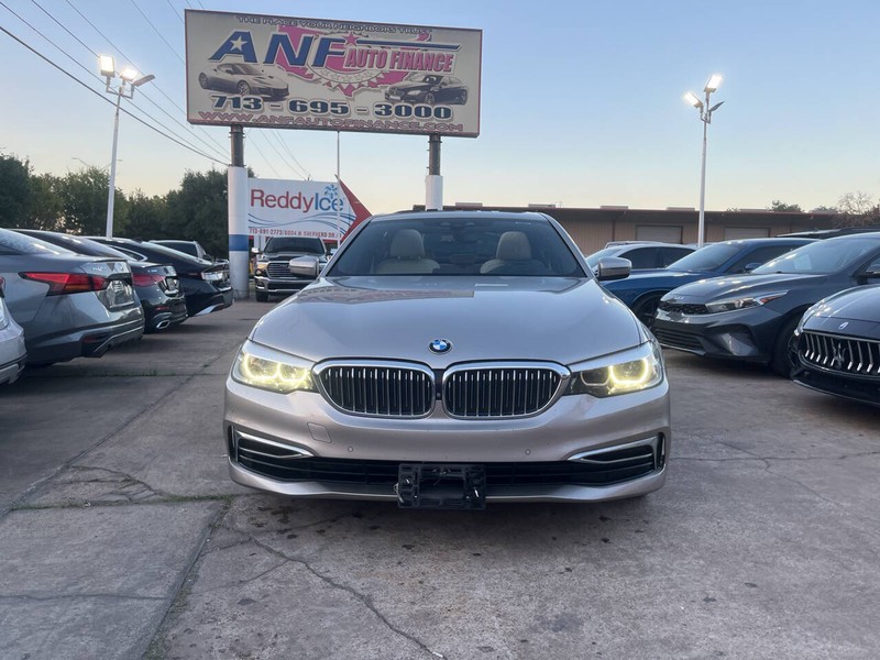 BMW 5 Series Vehicle Image 02