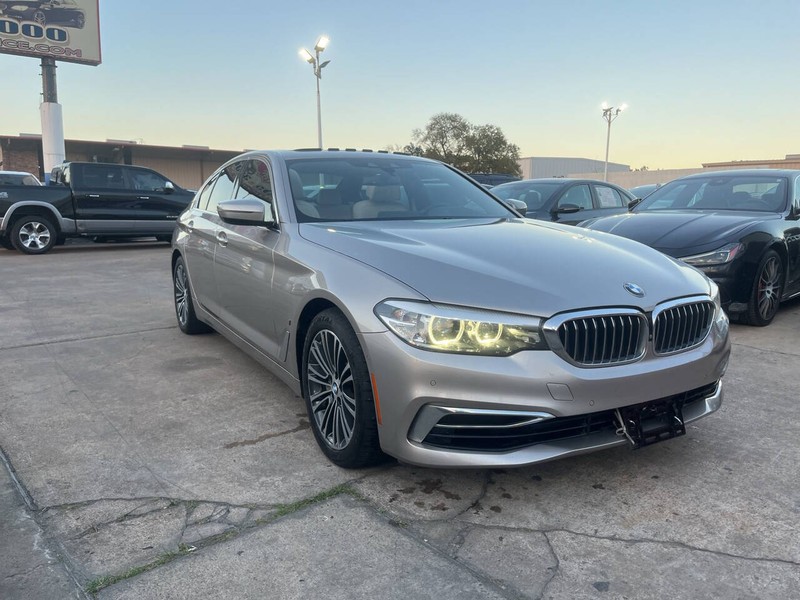 BMW 5 Series Vehicle Image 06