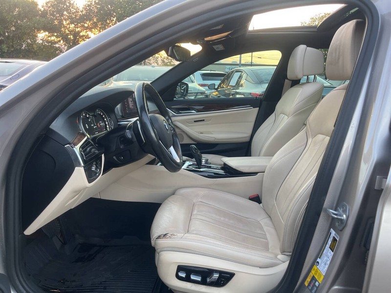 BMW 5 Series Vehicle Image 07