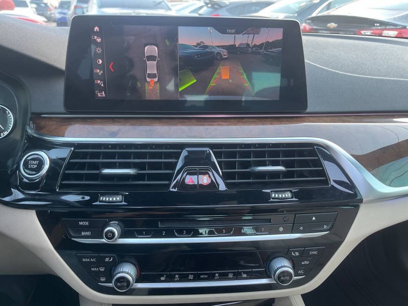 BMW 5 Series Vehicle Image 12