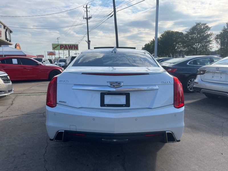Cadillac CTS Sedan Vehicle Image 04