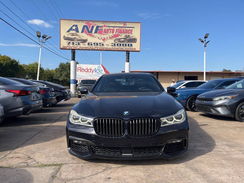 BMW 7 Series Vehicle Image 02