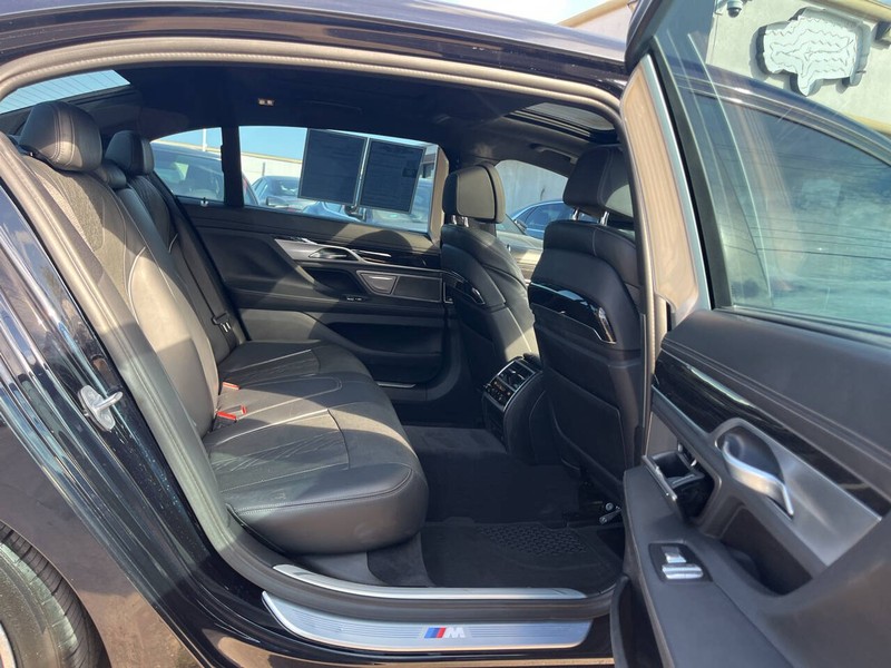 BMW 7 Series Vehicle Image 10