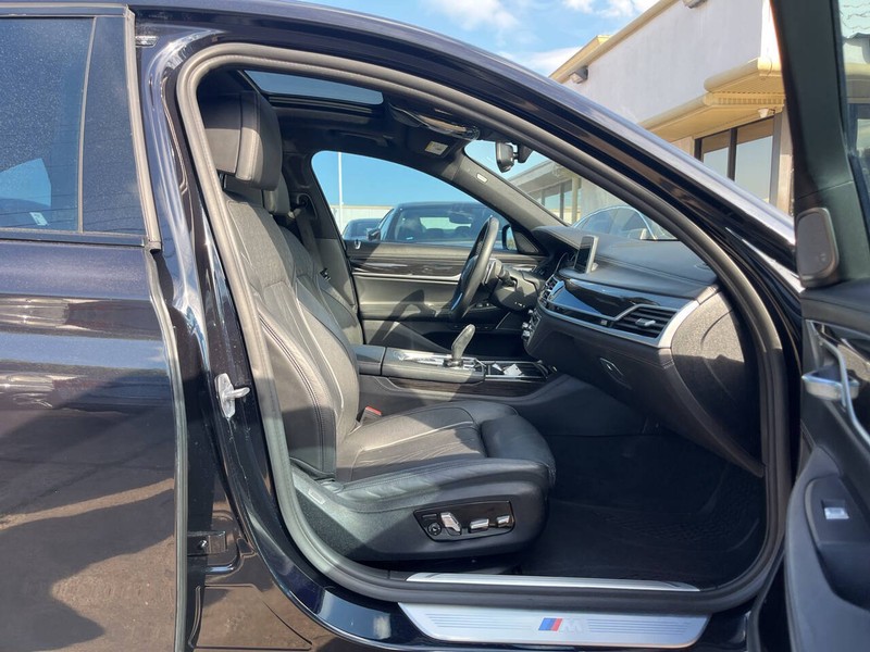 BMW 7 Series Vehicle Image 11