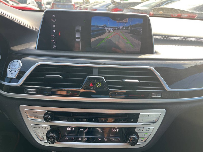 BMW 7 Series Vehicle Image 12
