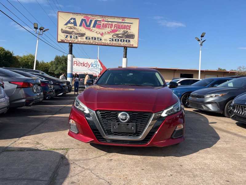 Nissan Altima Vehicle Image 02