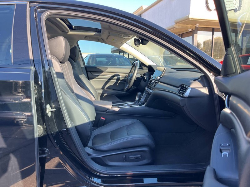 Honda Accord Sedan Vehicle Image 11