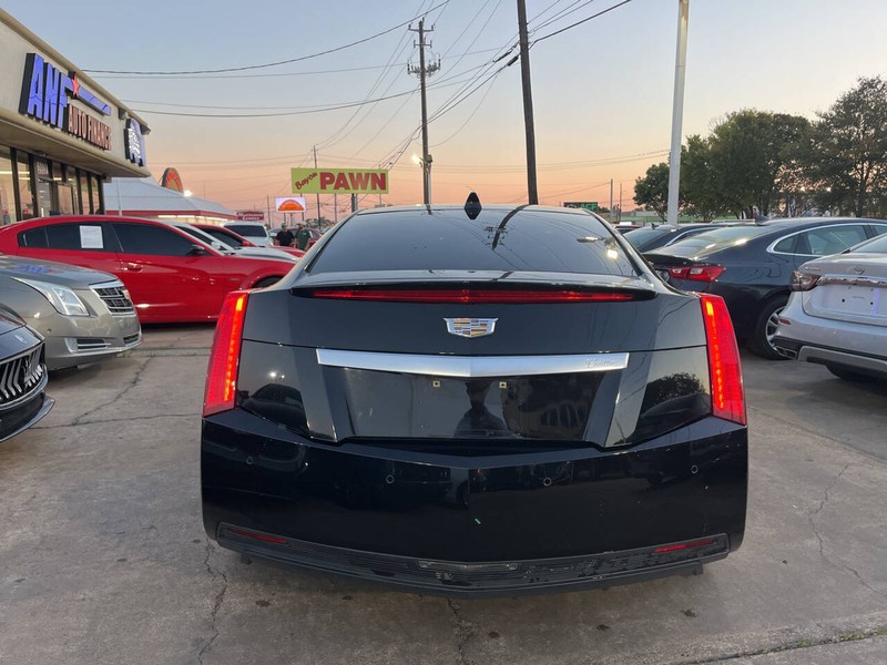 Cadillac ELR Vehicle Image 04