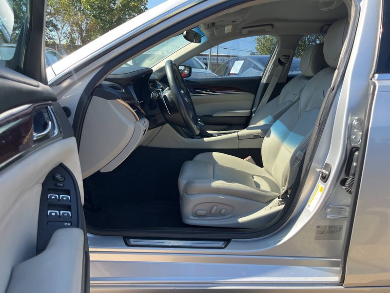 Cadillac CTS Vehicle Image 07