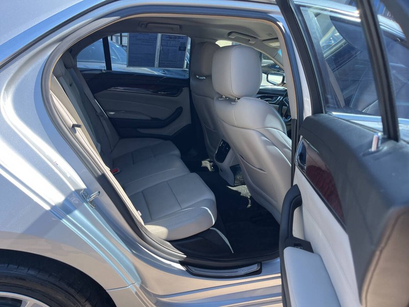 Cadillac CTS Vehicle Image 10