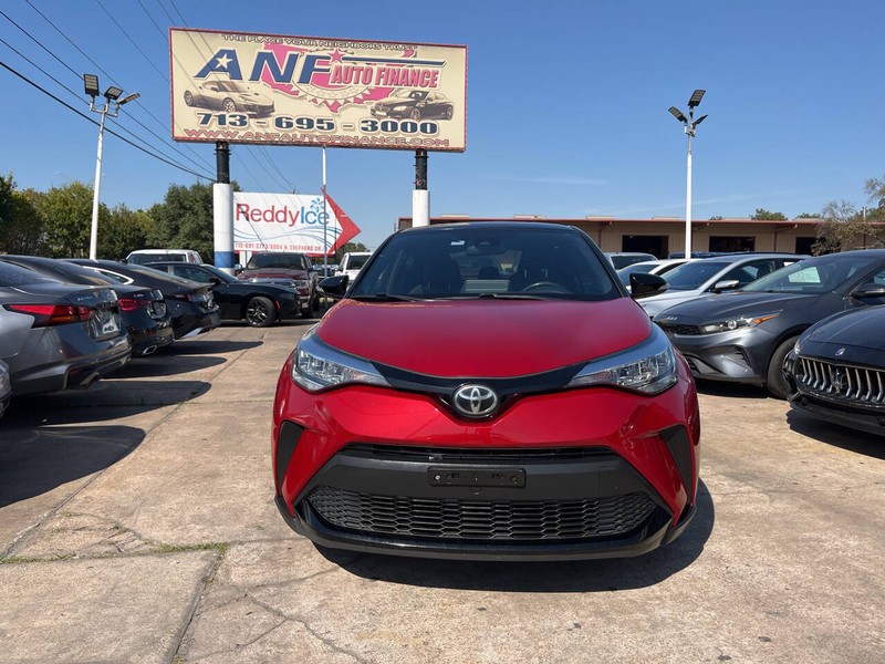 Toyota C-HR Vehicle Image 02