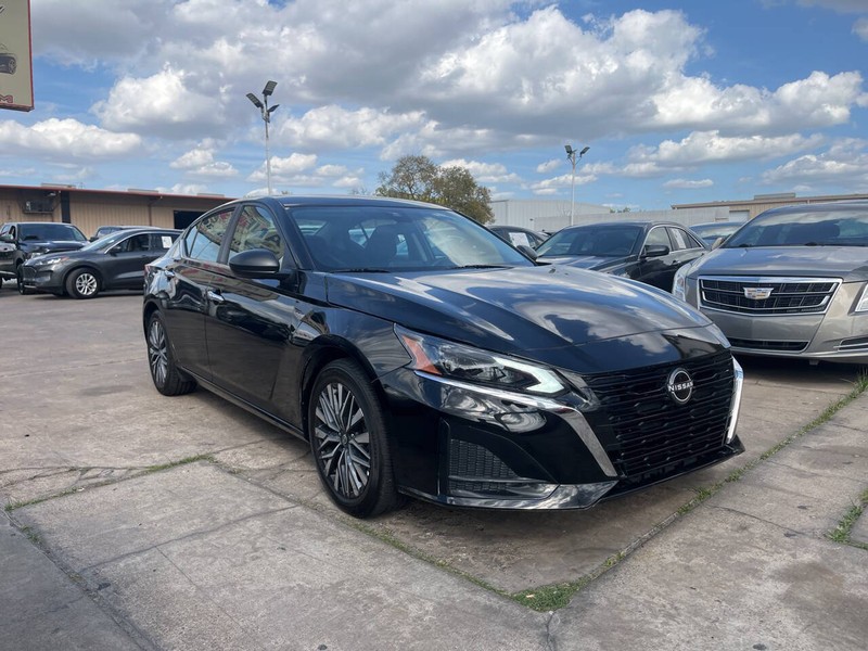 Nissan Altima Vehicle Image 06