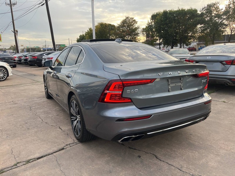 Volvo S60 Vehicle Image 03