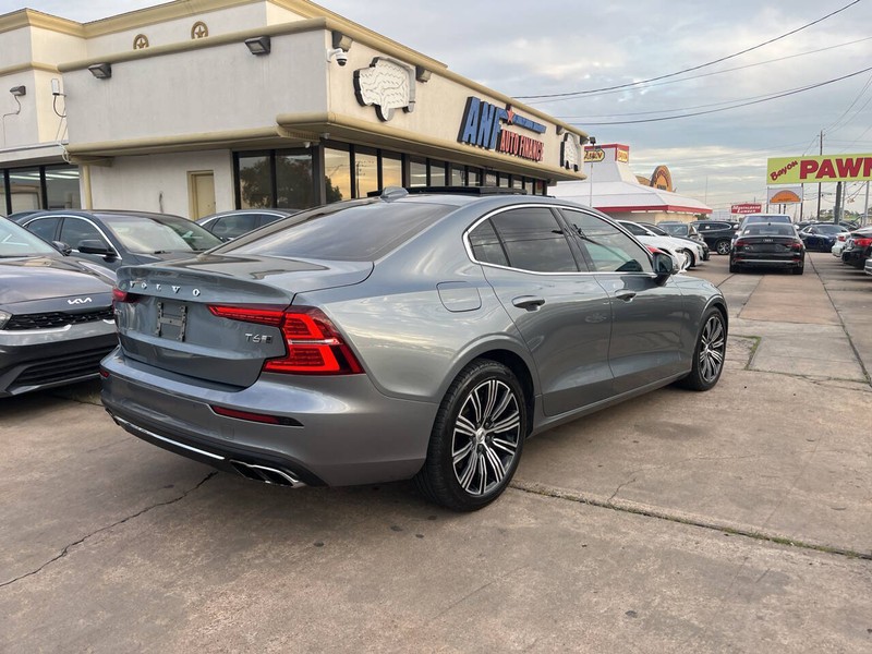 Volvo S60 Vehicle Image 05