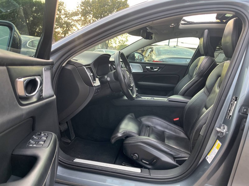 Volvo S60 Vehicle Image 07