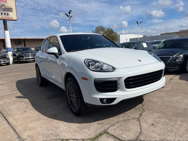 Porsche Cayenne Vehicle Image 06