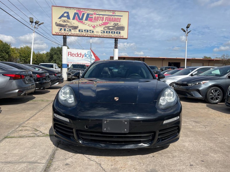 Porsche Panamera Vehicle Image 02