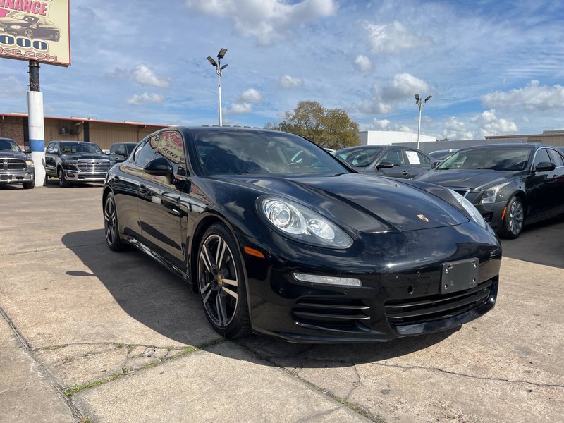 Porsche Panamera Vehicle Image 06