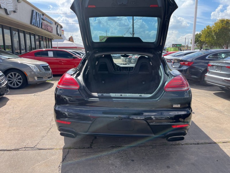 Porsche Panamera Vehicle Image 09