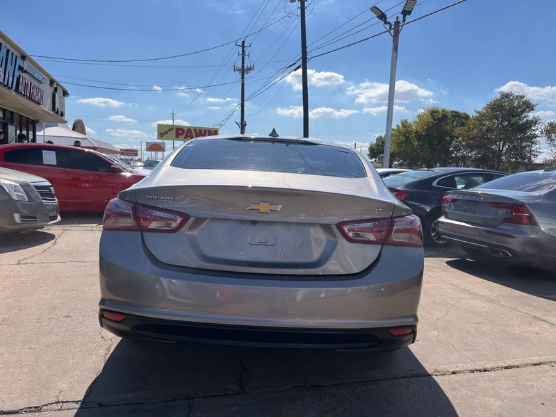 Chevrolet Malibu Vehicle Image 04