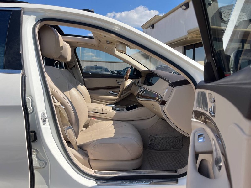 Mercedes-Benz S-Class Vehicle Image 11