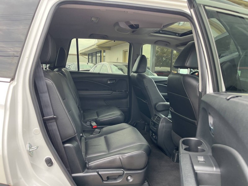 Honda Pilot Vehicle Image 11