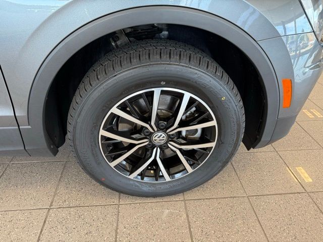 Volkswagen Tiguan Vehicle Full-screen Gallery Image 10