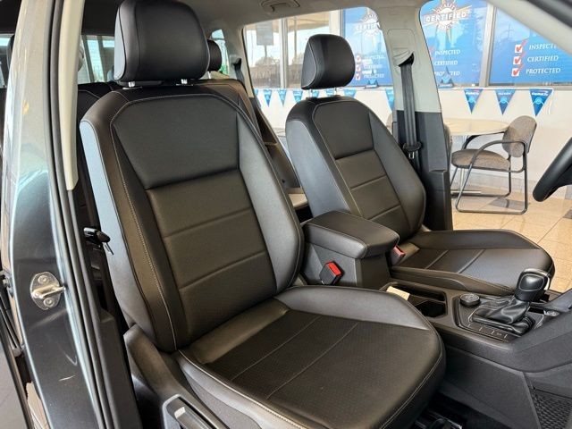 Volkswagen Tiguan Vehicle Full-screen Gallery Image 26