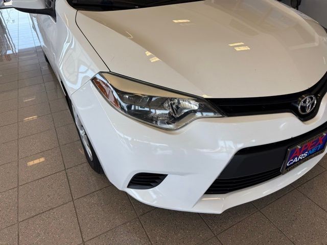 Toyota Corolla Vehicle Full-screen Gallery Image 08