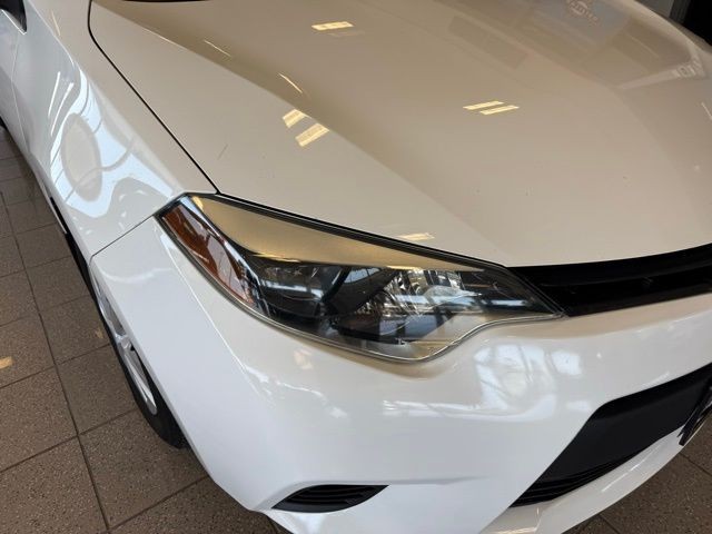 Toyota Corolla Vehicle Full-screen Gallery Image 09