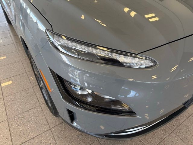 Hyundai Kona Electric Vehicle Full-screen Gallery Image 09