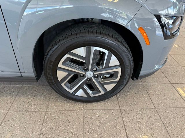 Hyundai Kona Electric Vehicle Full-screen Gallery Image 10